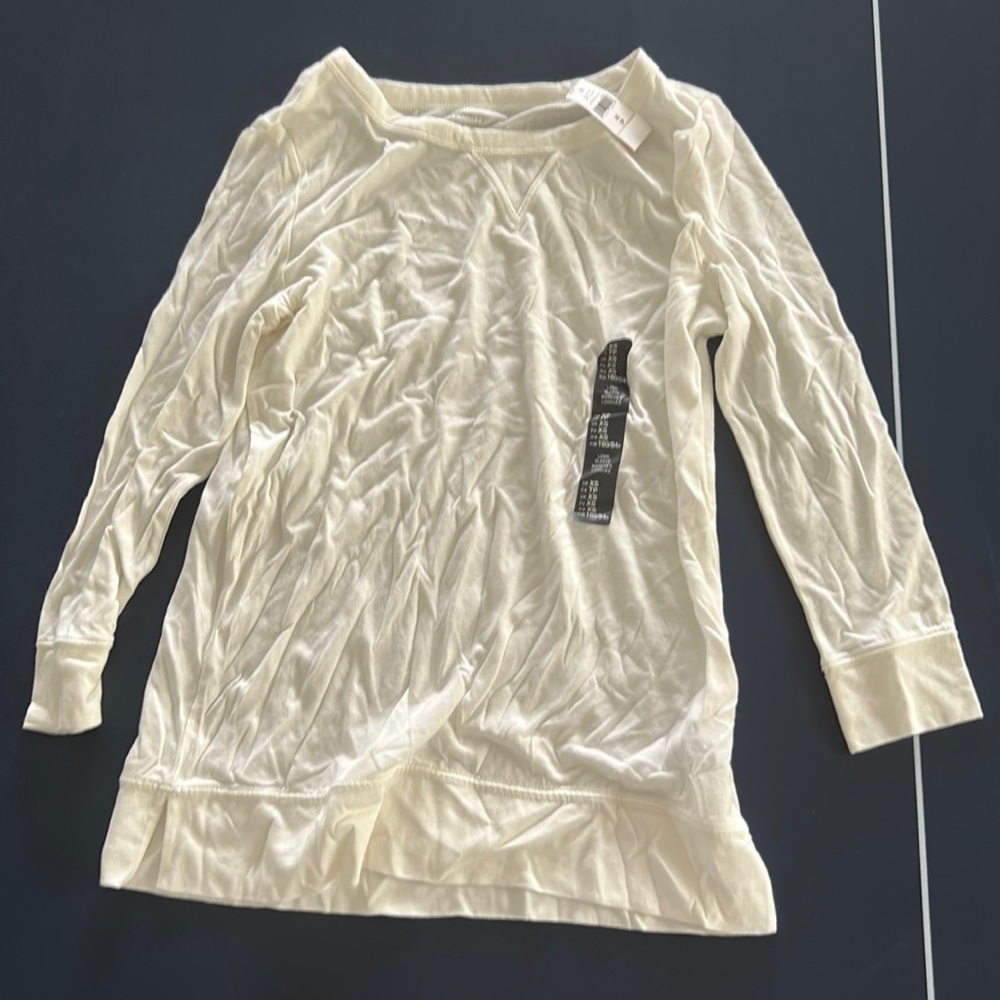 gap tee tags on